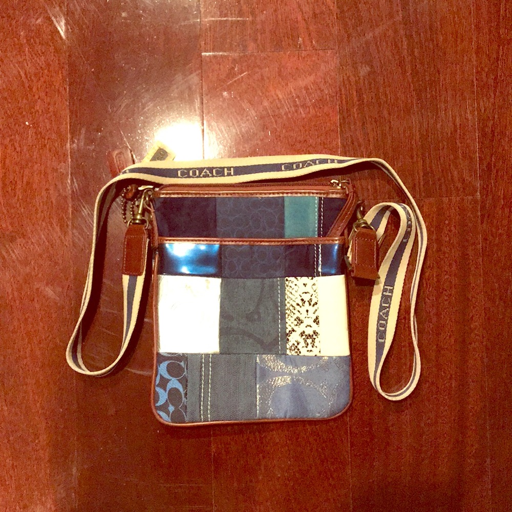 COACH MULTI PATTERN PURSE